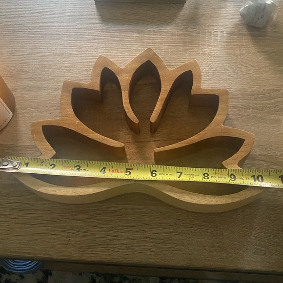 Wooden Lotus Shaped Tray - Picture 7 of 8
